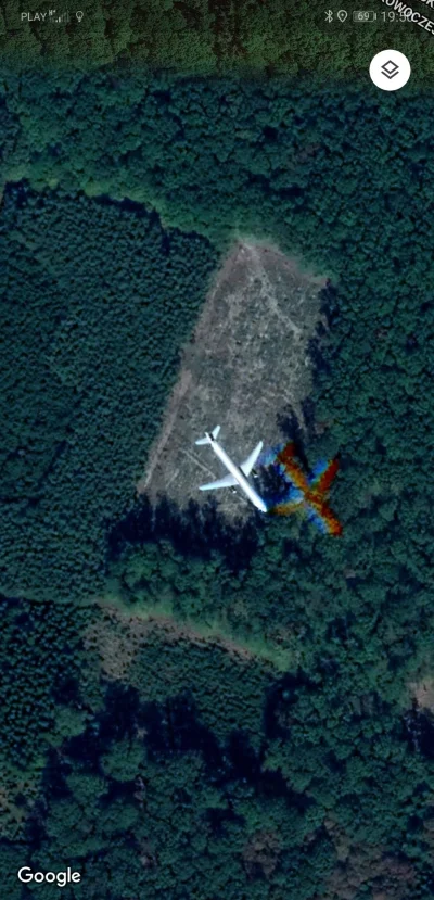 k.....z - Uwielbiam jak w czasie przeglądania #googlemaps trafi mi się samolot. Mała ...