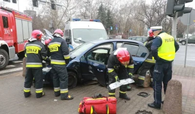 mroz3 - Wypadek na placu Powstańców Warszawy, przy urzędzie wojewódzkim we Wrocławiu....