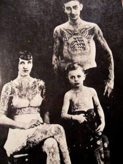 tomasz-szalanski - wytatuowana rodzinka, 1910 r.

#fotohistoria #tatuaze