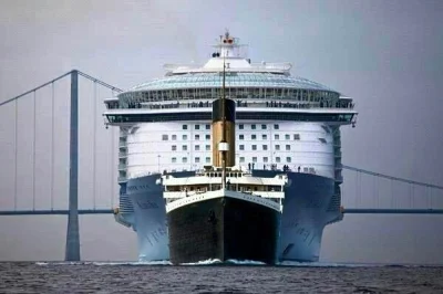 bluehead - Titanic na tle nowoczesnego wycieczkowca

#ciekawostka #maszynyboners #fot...