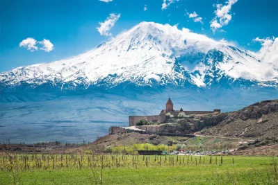 tomyclik - #earthporn #azylboners 
Armenia. Góra Ararat i klasztor Chor Wirap (Khor ...