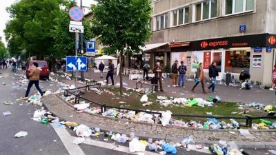 karolgrabowski93 - Tak wygląda Saska Kępa po wizycie hiszpańskich kibiców.
Czy władz...