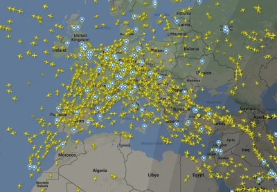 trolejbus - #europa #flightradar24 
czy widać granice zachodu po ilości samolotów? (...