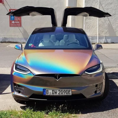 divinorum - Tesla X w kolorach benzyny 
#tesla #modelx