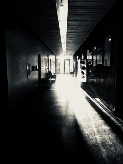 Zdejm_Kapelusz - Opuszczony szpital.

#fotografia #szpital #creepy