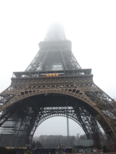 szcz33pan - Trzeba jakieś dlc dokupić żeby zobaczyć cała wieże Eiffla w #paryz #franc...