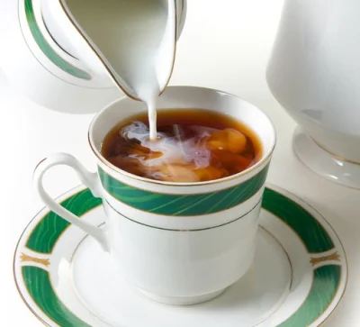 deixkivi - #bawarka #herbata #mleko ##!$%@?

Od paru dni zaparzam sobie herbate i d...