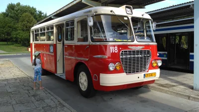 DerMirker - Jedyny Ikarus 620

Produkowany od 1960 do 1972 autobus miejski kultoweg...