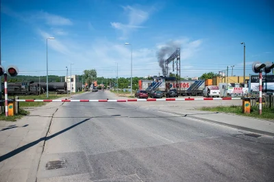 P.....k - Dróżnik nie otworzy szlabanów gdy nie spłyną do niego informacje o zwolnien...