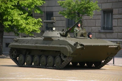 piotr-zbies - W tym roku swoje 50. urodziny obchodzi BMP-1 ( ͡° ͜ʖ ͡°) 
Na zdjęciu j...