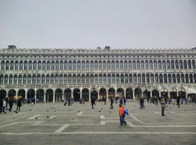 Romantyczny_Roman - @sradam: W Rzymie kolega biegał bez kurtki, Wenecja zimna, ciągni...