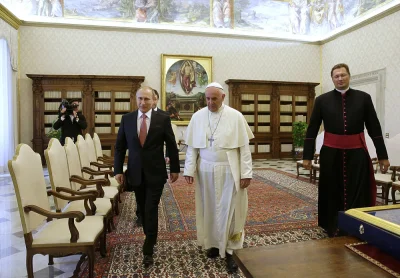 slawpe13 - No, Mirasy #papiez Franek nieźle się przygotował na przyjęcie Putina - tak...