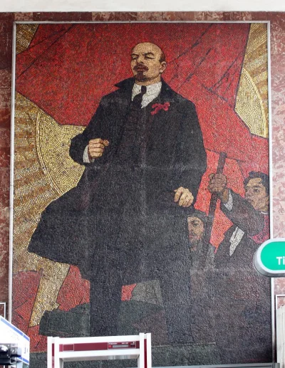 Rosenzweig - Mozaika przy wejściu na stację metro Plac Lenina
 W obiegowej opinii mie...