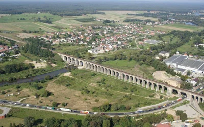 B4loco - Wiadukt kolejowy w Bolesławcu jest to obiekt inżynierii kolejowej z 1846 r. ...