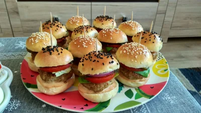 KeepCalm - Koreczki mini hamburgery :) 

#gotujzwykopem #foodporn#gotujzmikroblogiem ...