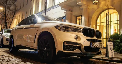 superduck - BWM X6 M50d 
3,0l R6 381KM Tri-Turbo diesel
0-100 km/h - 5,2s

Nie jest t...