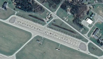 KENOX - google mapy w ameryce zasłaniaja bazy wojskowe z widoku satelity.
a plolszy ...