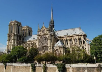 Wraniak - Uu ciekawe jak Francuzi postawili taką katedre bez pomocy kosmitów, nie mów...