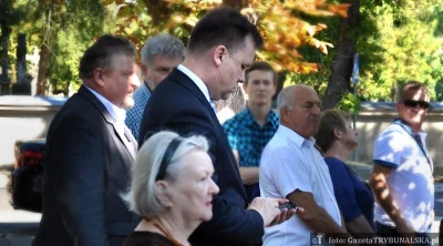 gtredakcja - Prezydent Piotrkowa profanuje mszę żałobną!

http://gazetatrybunalska....