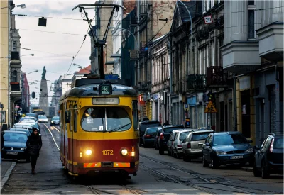 ff_91 - ##!$%@?, ulica Legionów. Wieczorny tramwaj 43B do Lutomierska przejeżdża po r...