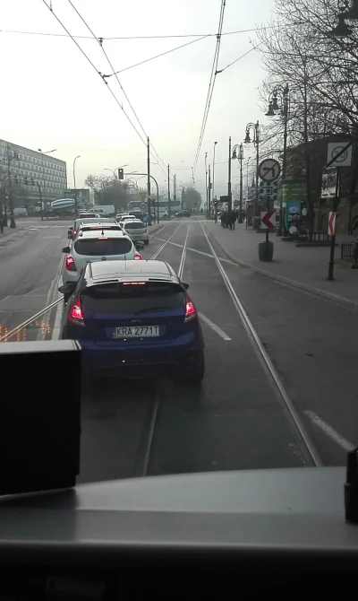 piekuo - @goferek: Może warto dodać jak to wygląda od strony kierowcy tego autobusu ?...