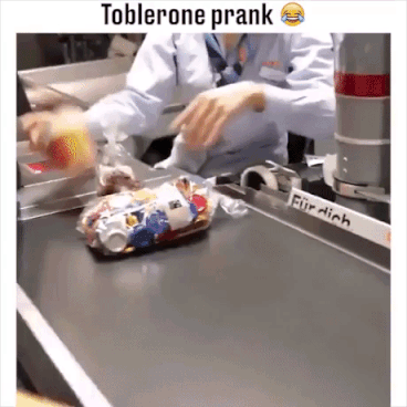 MechanicznyTurek - #heheszki #gif #prank 
#toblerone