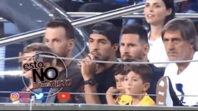 dynx - Reakcja syna Messiego na gola Betis'u 
XDDD
#mecz #barcelona #betis #gol #go...