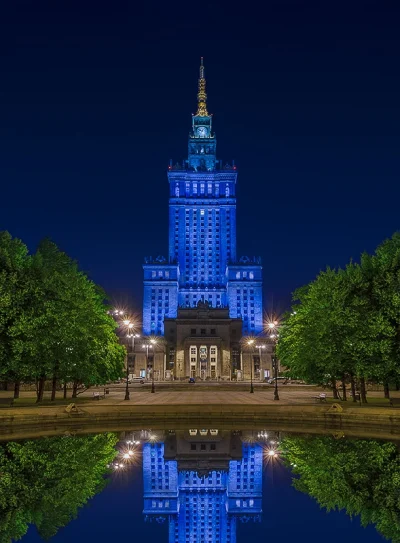 yazhubal - Kiedyś już wrzucałem ten budynek ale dzisiaj z bliższego kadru.
#Warszawa...