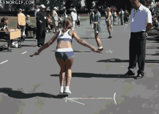 F.....x - #skakanka #zabawa Wygląda jakby unosiła się w powietrzu.

#gif