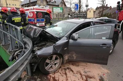 grishko - 4 kwietnia 2018, Bielsko-Biała, skrzyżowanie ul. Karpackiej z ul. Żywieckie...