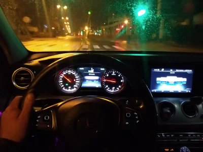 M.....p - #nightdrive #trojmiasto #taxi #mercedes