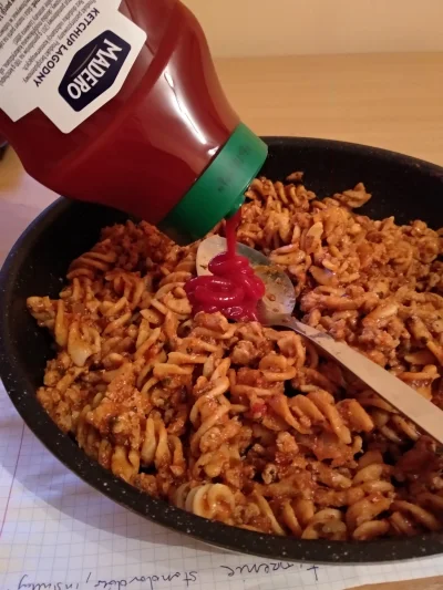 P.....a - spokojnie to tylko odgrzewane spaghetti z kepuczem

SPOILER
SPOILER
#chwale...