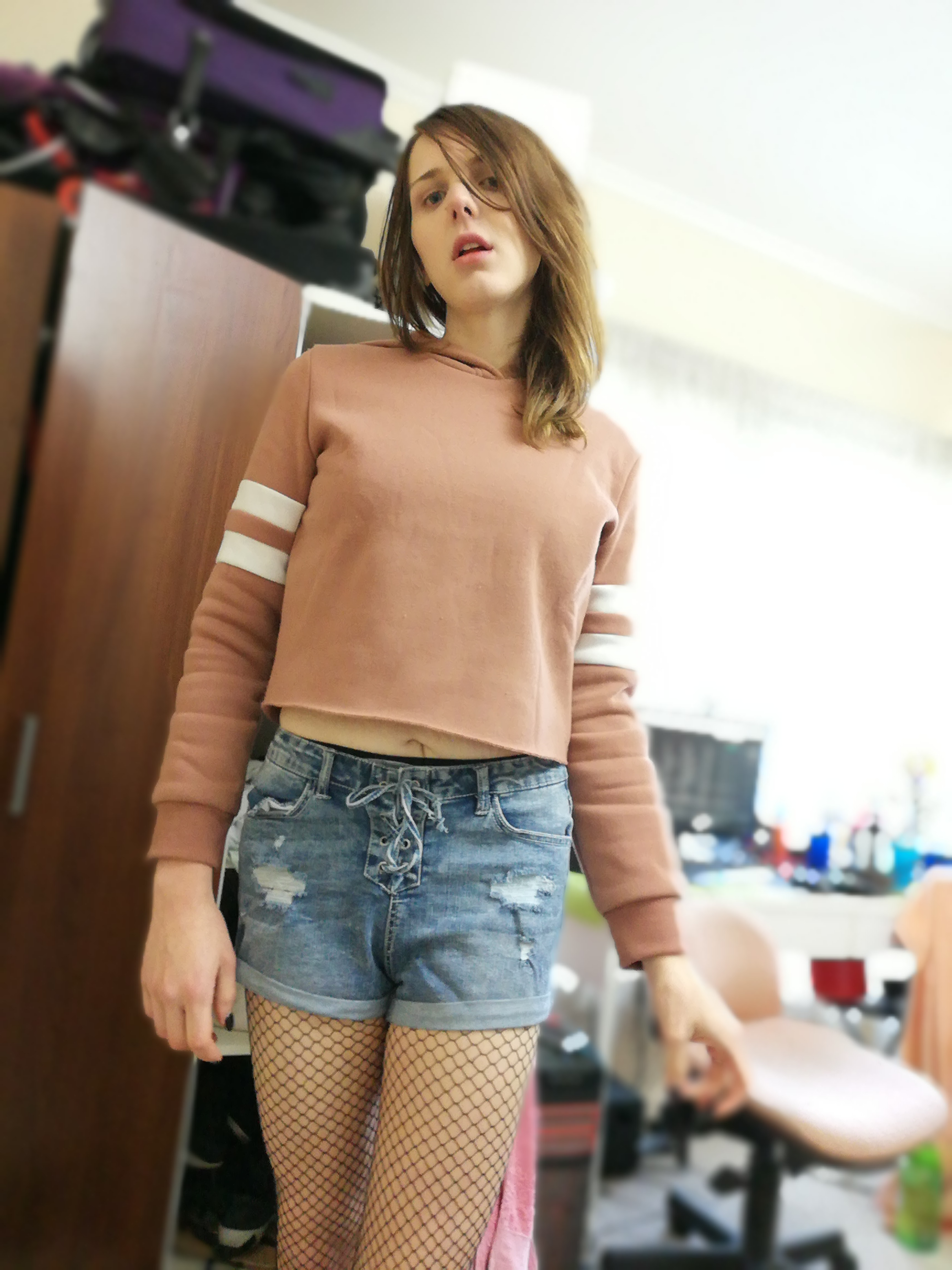 Фембой в очках. Трап littlemapleberry. Фембой в джинсах. Transpassing MTF. Femboy Trap шорты с высокой талией.