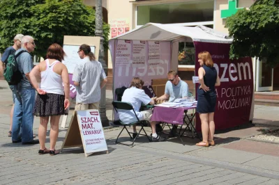 Sniper10200 - Taka dzisiaj akcja partii Razem w Kielcach. Jak zauważyłem to musiałem ...