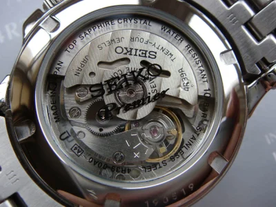szczesliwa_patelnia - #zegarki

W moim Seiko do regulacji też mam takie 2 dźwigienk...