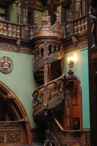Castellano - Spiralne schody w pałacu Peleş. Rumunia
#architektura #sztuka #castella...