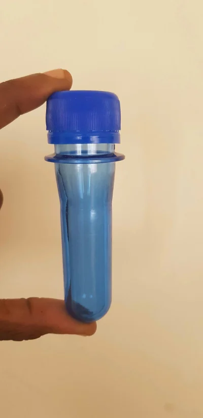 polejboniewyrobie - tak wygląda plastikowa butelka przed 'napompowaniem'