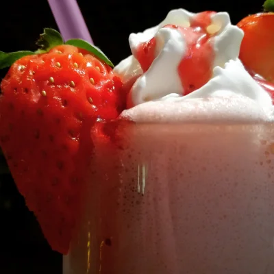 czeburashka - Milkshake z alkoholem to dobra rzecz! ( ͡º ͜ʖ͡º) #bartender #pracbaza #...