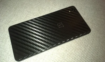 qracao - Tak wygląda #oneplusx z karbonowym skinem od dbrand.com trzeba trochę cierpl...