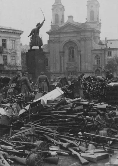 Endorfinek - Zdjęcie wykonane 16.10.1939, przedstawiające prawdopodobnie ten sam pomn...