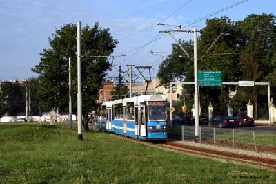 Denali - @obci: szkolenia są, ale dopiero na zajezdni przed przyjęciem do pracy. Jest...