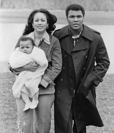 starnak - Muhammad Ali and Family, 1977.