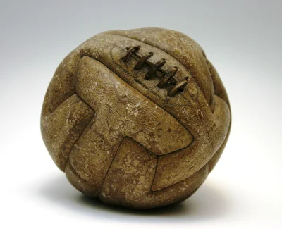 przebos - @LirycznyKoxu: jedyna prawilna piłka, ale #gimbynieznajo
