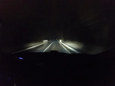 JanuszProgramowania - Nie ma to jak #nightdrive po wąskich i nieoświetlonych drogach ...