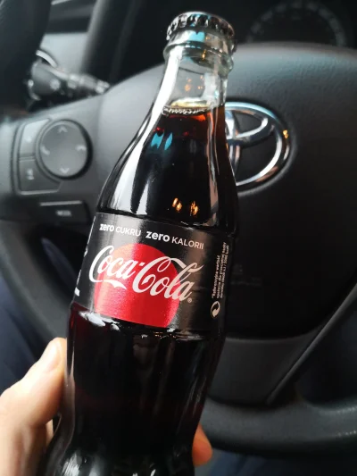 methanex - Zimna cola w szklanej lepiej butelce. Coś pięknego na małego kaca