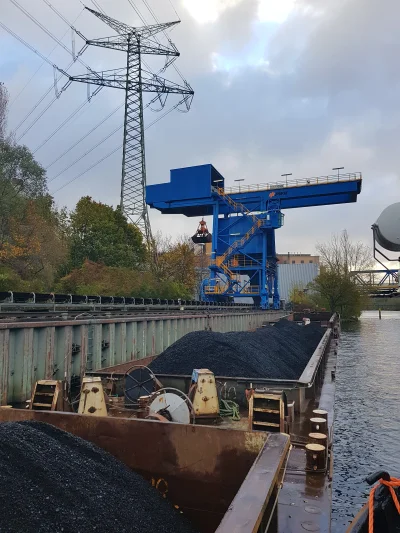 s.....n - Ostatnio wiozłem 1200 ton węgla z Hamburga do Berlina ( ͡° ͜ʖ ͡°)
