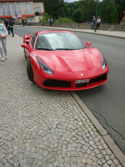 BlackPoint - Tak widzę Polaków na wakacjach- jeden przyjechał ferrari i siedzi w kawi...