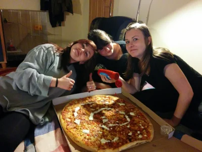 T.....y - No elo. #rozowepaski #pizza #prawienocna