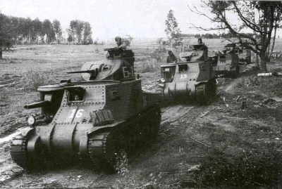 Zwiadowca_Historii - Kolumna czołgów M3 Lee w Rosji w ramach Lend-Lease Act, 1942.

...