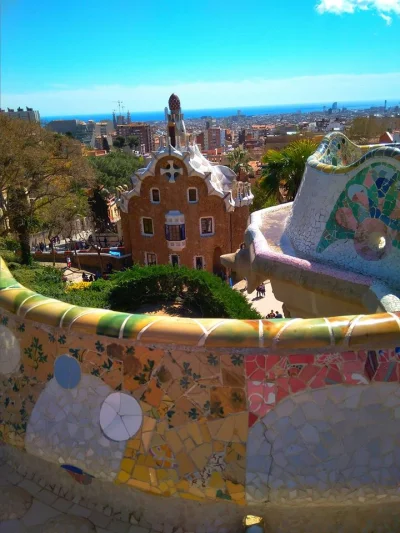 metalorganicguitar - Barceloński Park Güell zaprojektowany przez Gaudíego.

#earthp...